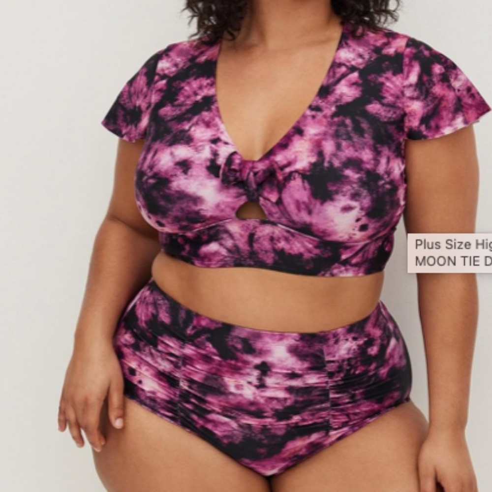 New Torrid Wireless Black PINK MOON Tie-Dyed Flutter sleeve bikini top